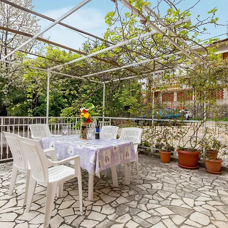2 Bedroom Cozy In * Lovran