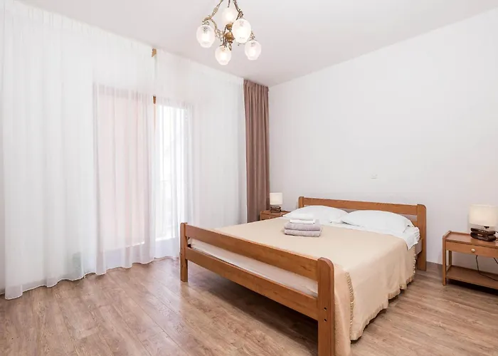 2 Bedroom Amazing In * Laurana