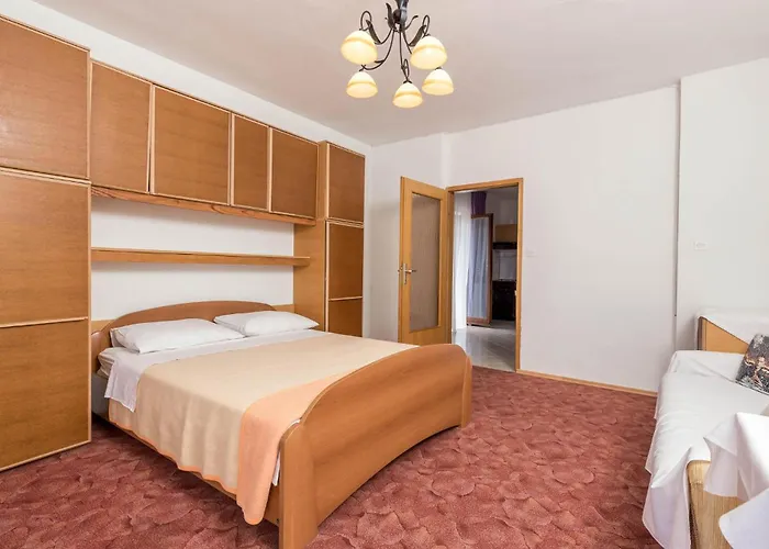 2 Bedroom Amazing In Appartamento Laurana