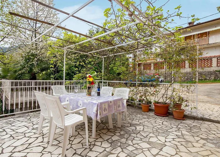 2 Bedroom Amazing In * Laurana