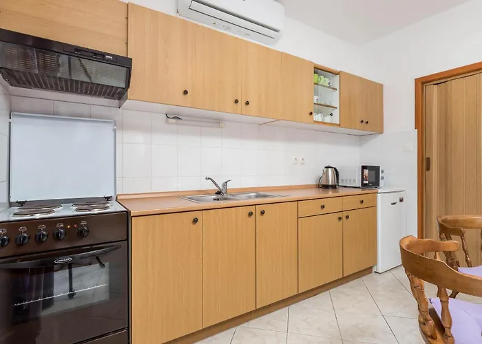 2 Bedroom Amazing In Appartamento Laurana