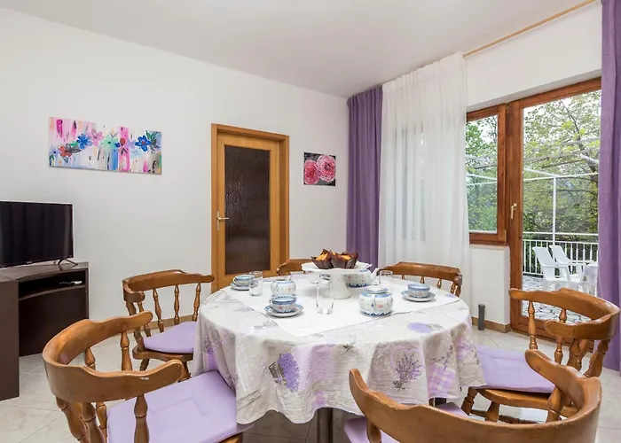 Appartamento 2 Bedroom Amazing In Laurana