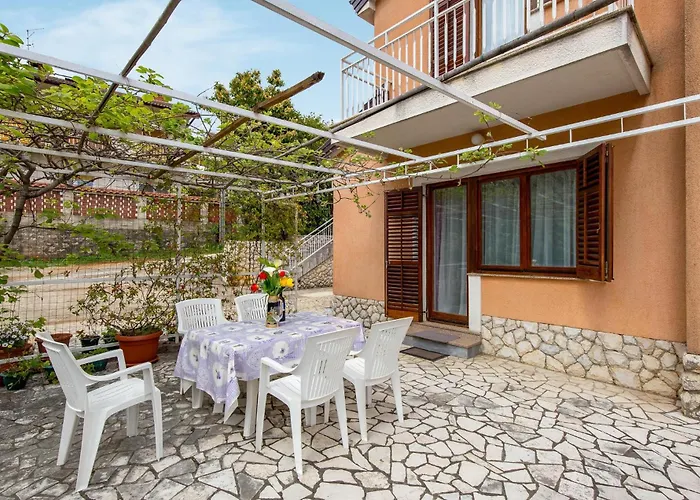 Appartamento 2 Bedroom Amazing In Laurana