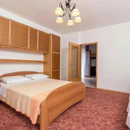 2 Bedroom Amazing In Appartement Lovran